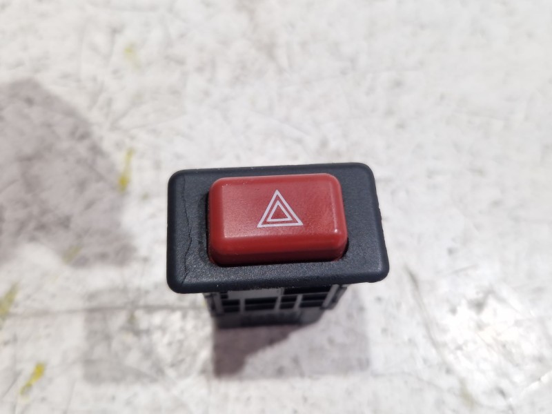 Recambio de boton emergencia para mitsubishi pajero 2.8 d 125cv referencia OEM IAM 61180  