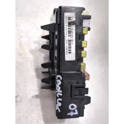 Recambio de caja reles / fusibles para cadillac sts 3.6 referencia OEM IAM P25774215  