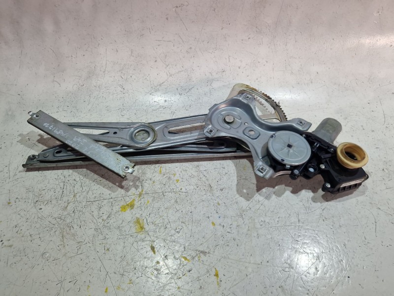 Recambio de mecanismo elevalunas delantero izquierdo para toyota auris (_e15_) 1.4 d-4d (nde150_) referencia OEM IAM 977555106  