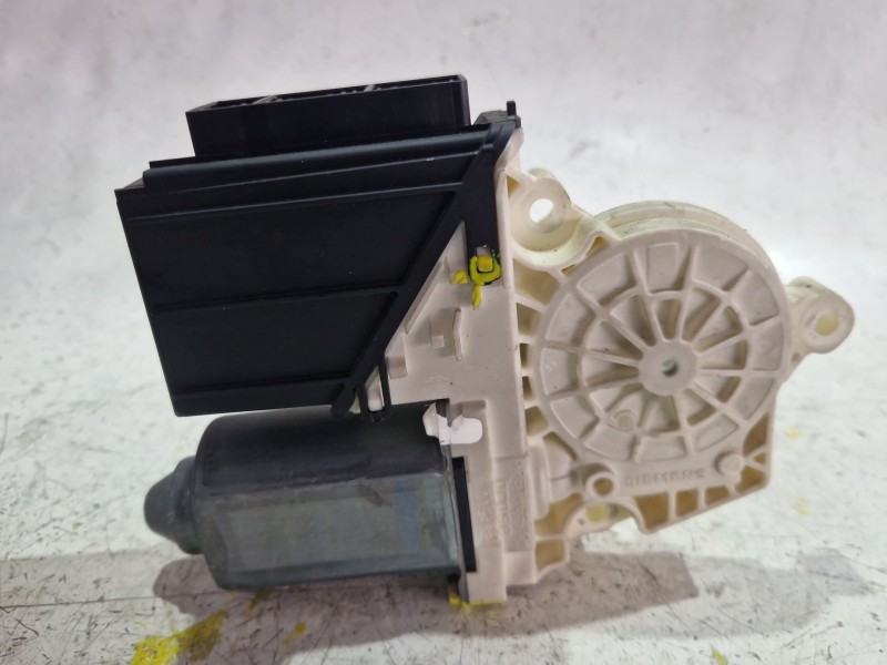 Recambio de motor elevalunas delantero derecho para seat ibiza iii (6l1) 1.9 tdi referencia OEM IAM 104383101  