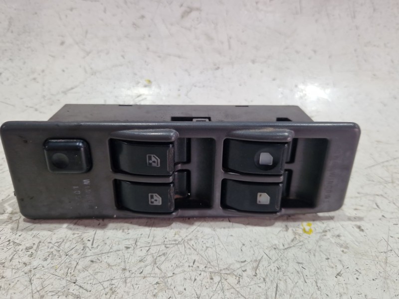 Recambio de mando elevalunas delantero izquierdo para mitsubishi pajero 2.8 d 125cv referencia OEM IAM MB782039  
