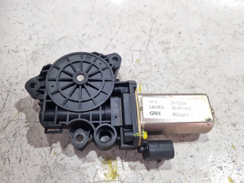 Recambio de motor elevalunas delantero derecho para fiat stilo (192_) 1.9 jtd referencia OEM IAM 9030211  