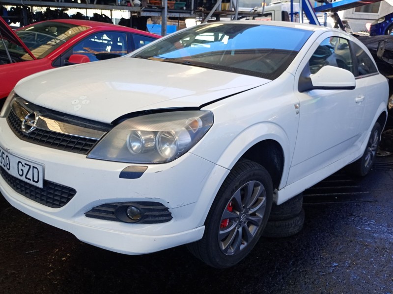 opel astra h gtc (a04) del año 2010