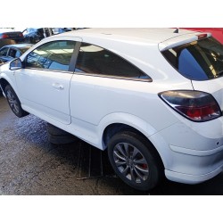 opel astra h gtc (a04) del año 2010