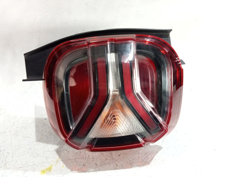 Recambio de piloto trasero izquierdo para dacia duster i (2010) 1.5 dci referencia OEM IAM 265558514R  