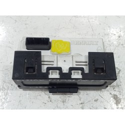 Recambio de pantalla multifuncion para nissan primastar furgoneta (x83) 2.0 dci 90 referencia OEM IAM 8200584888A  