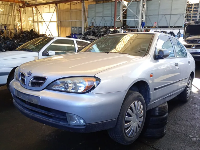 nissan primera (p10) del año 2000