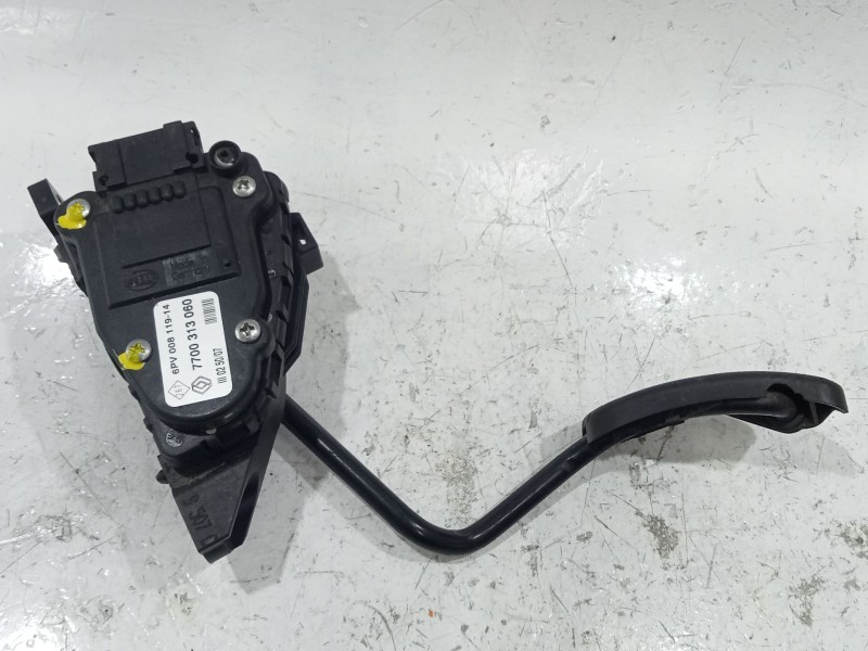 Recambio de potenciometro pedal para nissan primastar furgoneta (x83) 2.0 dci 90 referencia OEM IAM 7700313060  