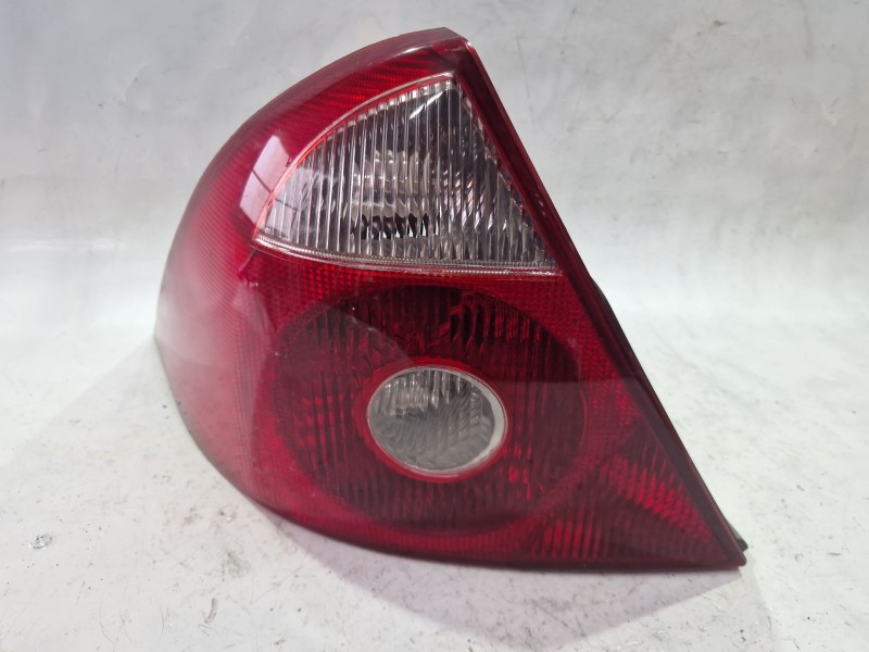Recambio de piloto trasero izquierdo para ford mondeo iii (b5y) 2.0 tdci referencia OEM IAM 0355004E  
