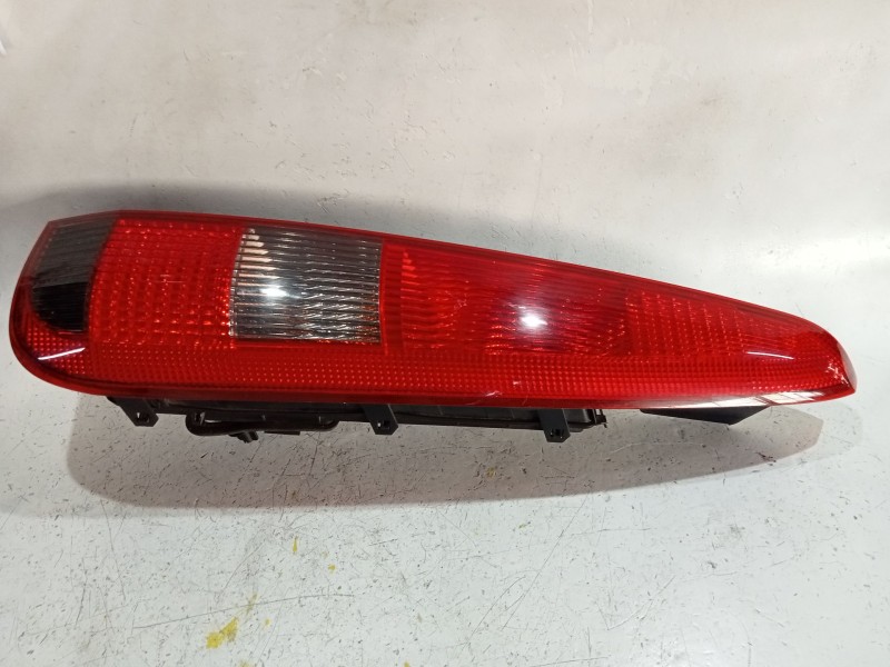 Recambio de piloto trasero derecho para ford fusion (ju_) 1.4 tdci referencia OEM IAM 2N1113A602B  