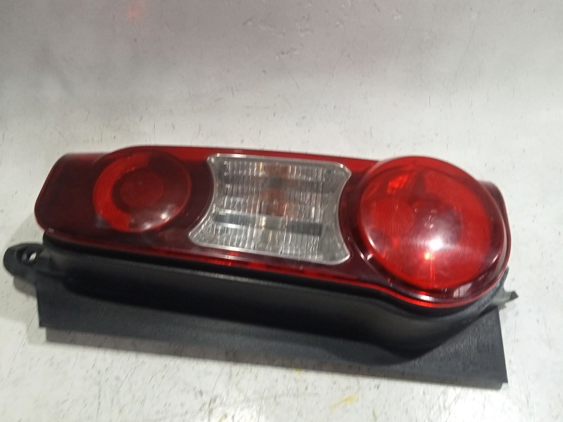 Recambio de piloto trasero derecho para citroën berlingo furgón (2008) 1.6 hdi 90 referencia OEM IAM 5677  