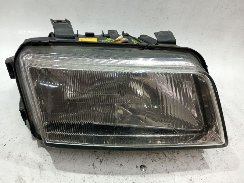 Recambio de faro delantero derecho para audi a4 b5 (8d2) 1.8 referencia OEM IAM 8D0941004E  