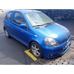 toyota yaris (_p1_) del año 2002