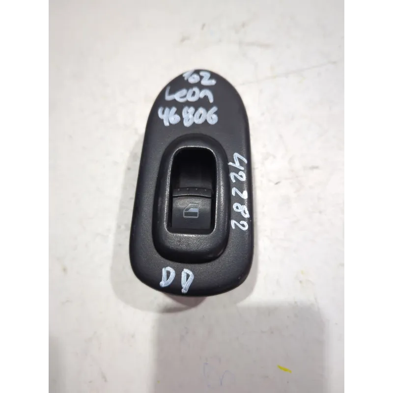 Recambio de mando elevalunas delantero derecho para seat leon (1m1)(11.1999) tdi referencia OEM IAM 1M0867164  