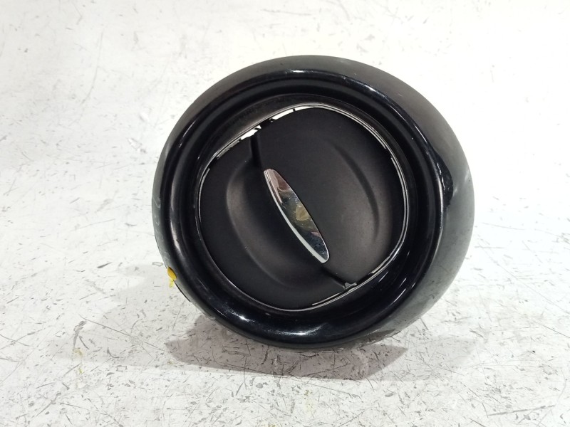 Recambio de aireador derecho para renault captur i (j5_, h5_) 0.9 tce 90 referencia OEM IAM 687606325R  
