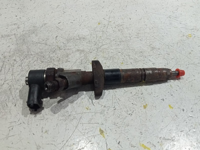 Recambio de inyector para renault master ii furgoneta (fd) 2.5 dci referencia OEM IAM 0445110265  