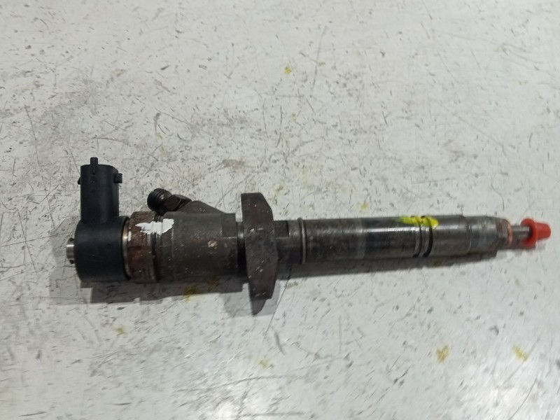 Recambio de inyector para renault master ii furgoneta (fd) 2.5 dci referencia OEM IAM 0445110265  