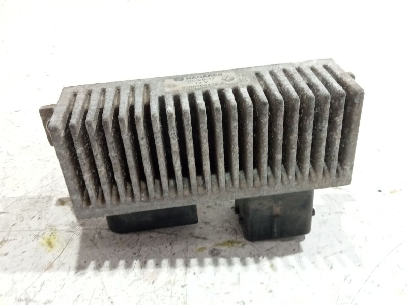 Recambio de caja precalentamiento para opel vivaro a furgoneta (x83) 2.0 cdti (f7) referencia OEM IAM 8200558438A  