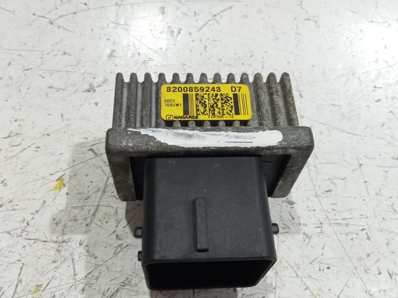 Recambio de caja precalentamiento para chrysler voyager iv (rg, rs) 2.5 crd referencia OEM IAM 8200859243  