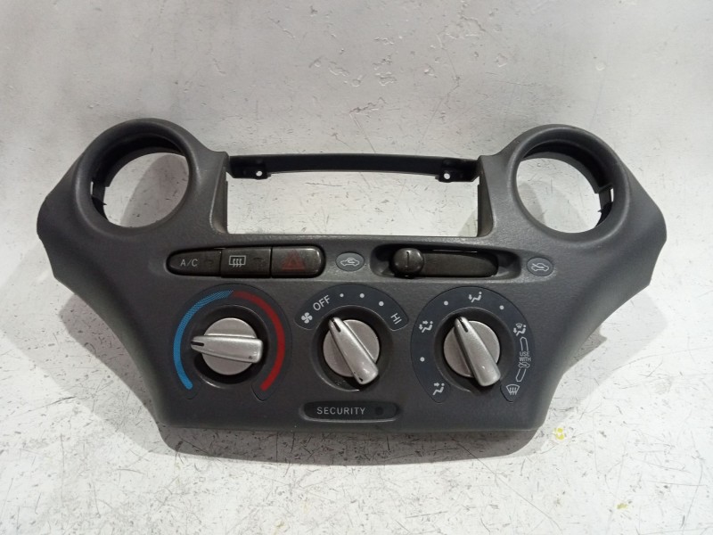 Recambio de mando climatizador para toyota yaris (_p1_) 1.5 (ncp13_) referencia OEM IAM 758268701FH0  