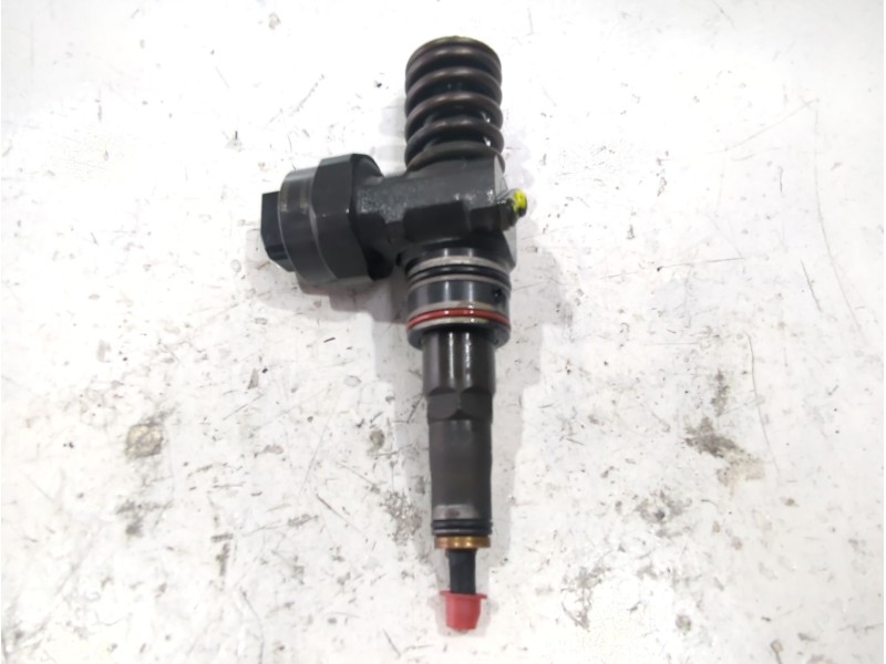 Recambio de inyector para volkswagen golf iv berlina (1j1)(1997) 1.9 tdi referencia OEM IAM 038130073F  