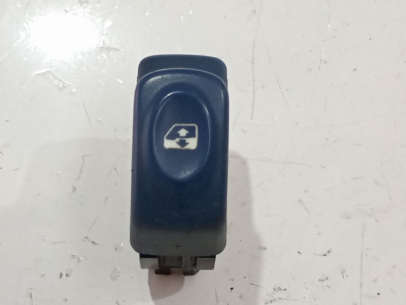 Recambio de mando elevalunas para renault twingo i (c06_) 1.2 (c067) referencia OEM IAM 4313  