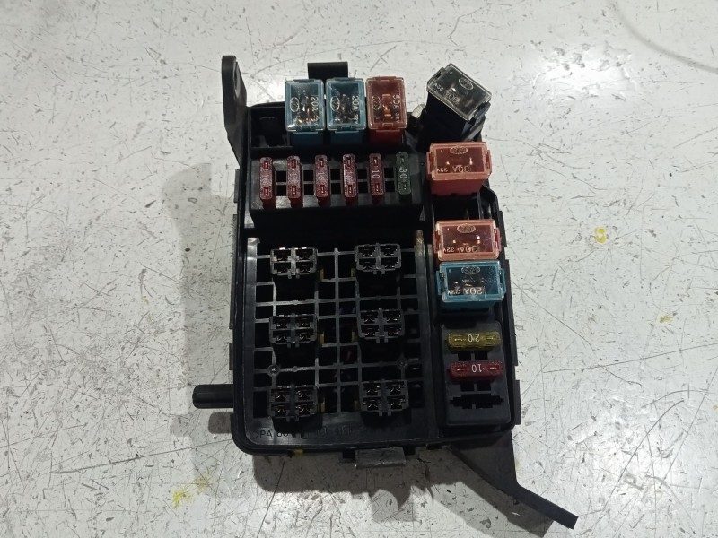 Recambio de caja reles / fusibles para hyundai accent i (x-3) 1.3 i 12v referencia OEM IAM SA990529  