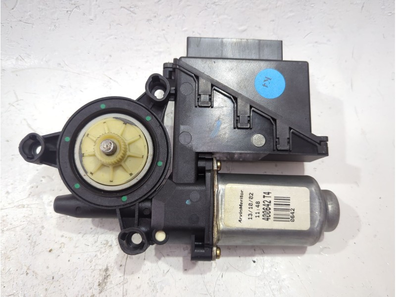 Recambio de motor elevalunas delantero derecho para volkswagen polo iv (9n_, 9a_) 1.2 referencia OEM IAM 6Q2959801A  