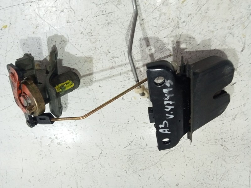 Recambio de cerradura porton para audi a3 (8l1) 1.9 tdi referencia OEM IAM 8D0827637  
