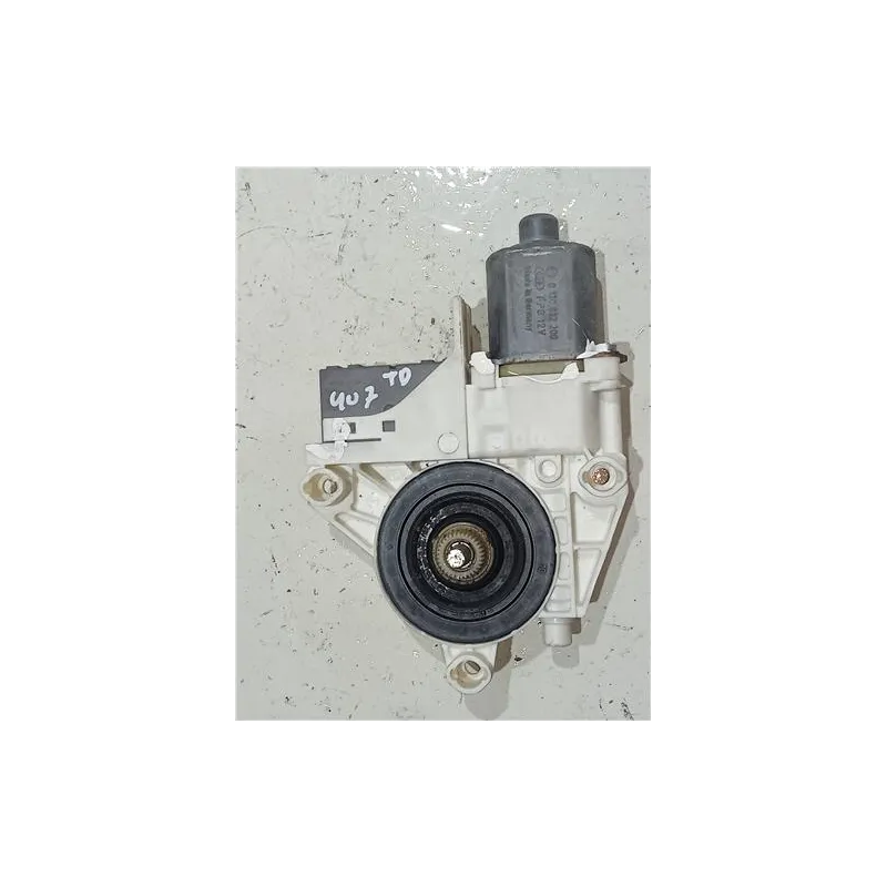 Recambio de motor elevalunas trasero derecho para peugeot 407 hdi 135 referencia OEM IAM 0130822200 994650102  