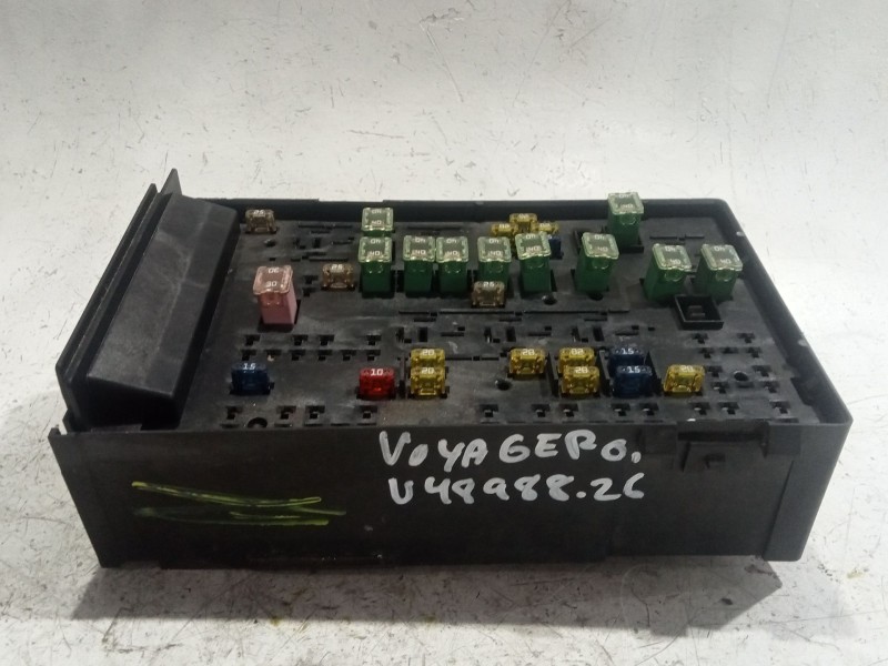 Recambio de caja reles / fusibles para chrysler voyager iv (rg, rs) 2.5 crd referencia OEM IAM 04869204A1  