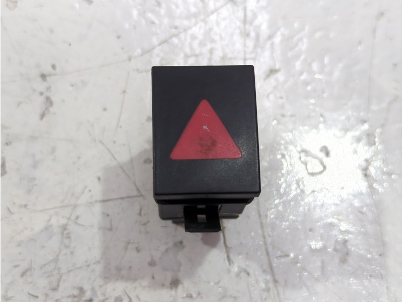Recambio de boton emergencia para volkswagen polo iv (9n_, 9a_) 1.2 referencia OEM IAM 6Q0953235A  