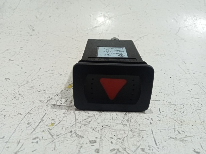 Recambio de boton emergencia para volkswagen golf iv variant (1j5) 1.6 referencia OEM IAM 1J0953235C  