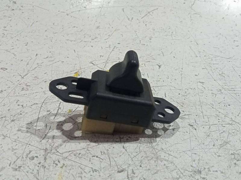 Recambio de mando elevalunas para chrysler voyager iv (rg, rs) 2.5 crd referencia OEM IAM 04685727AA  