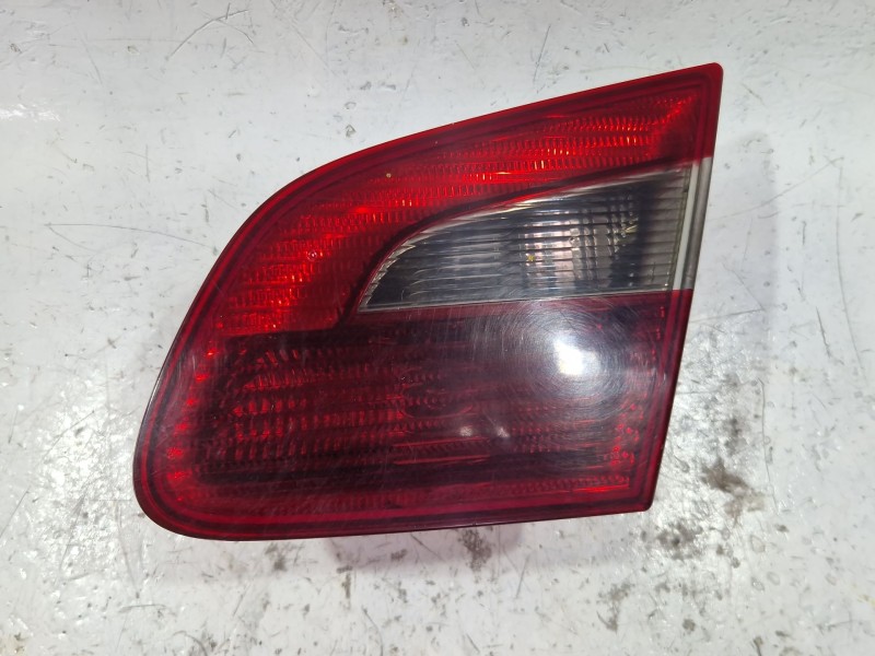 Recambio de piloto porton trasero derecho para skoda superb ii (3t4) 2.0 tdi referencia OEM IAM 3T5945094  