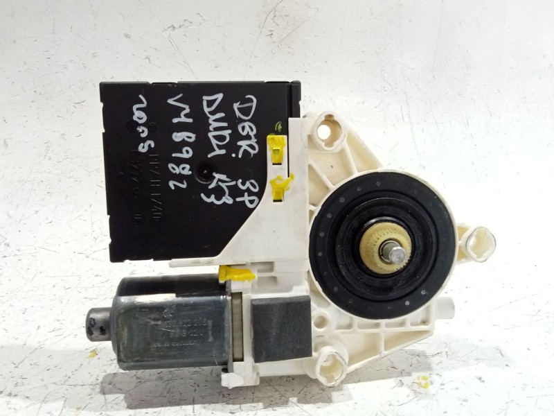 Recambio de motor elevalunas delantero derecho para audi a3 (8p1) 2.0 tdi 16v referencia OEM IAM 0130822205  