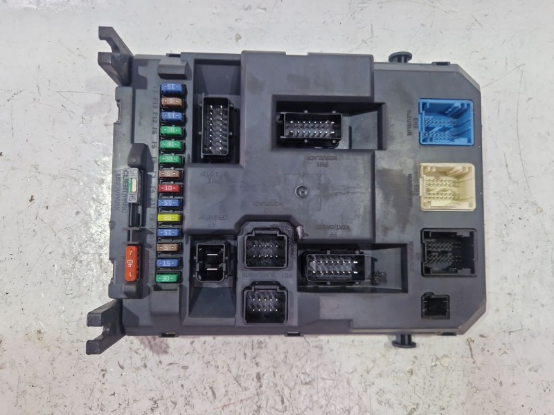 Recambio de caja reles / fusibles para peugeot 207/207+ (wa_, wc_) 1.6 hdi 110 referencia OEM IAM 9666951980  