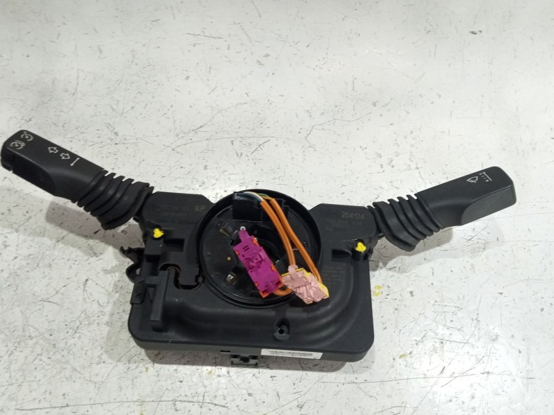 Recambio de mando multifuncion para opel zafira / zafira family b (a05) 1.9 cdti (m75) referencia OEM IAM 13236784KP  