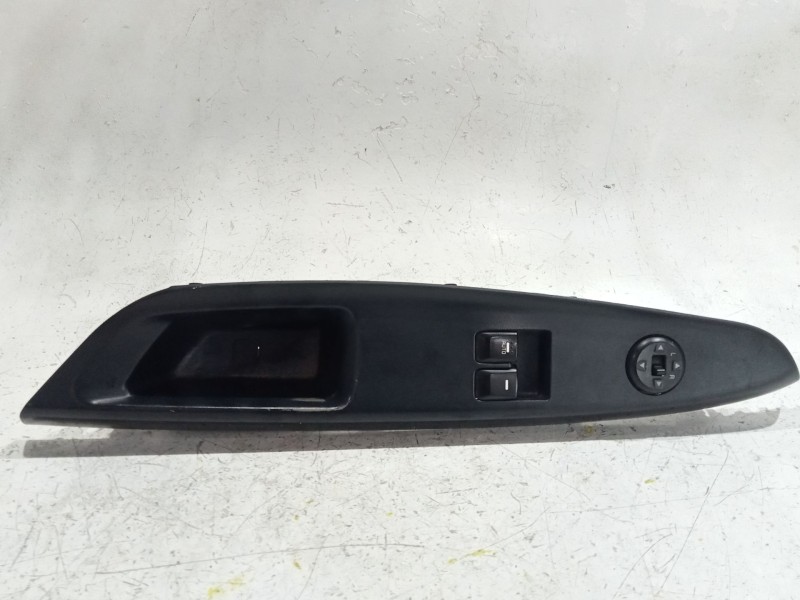 Recambio de mando elevalunas delantero izquierdo para kia rio iii (ub) 1.25 cvvt referencia OEM IAM 2182671LKHU  
