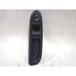 Recambio de mando elevalunas delantero derecho para renault clio ii fase i (b/cb0)(1998) 1.1 75 cv referencia OEM IAM 8200084005