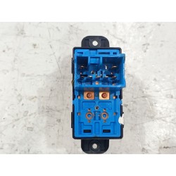 Recambio de mando elevalunas para kia carens iii monospace (un) 1.6 crdi 110 referencia OEM IAM 935751D101  