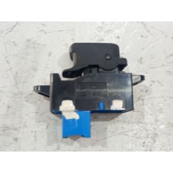Recambio de mando elevalunas para kia carens iii monospace (un) 1.6 crdi 110 referencia OEM IAM 935751D101  