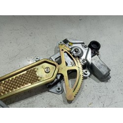 Recambio de mecanismo elevalunas delantero izquierdo para toyota yaris (_p1_) 1.5 (ncp13_) referencia OEM IAM 8572052020  
