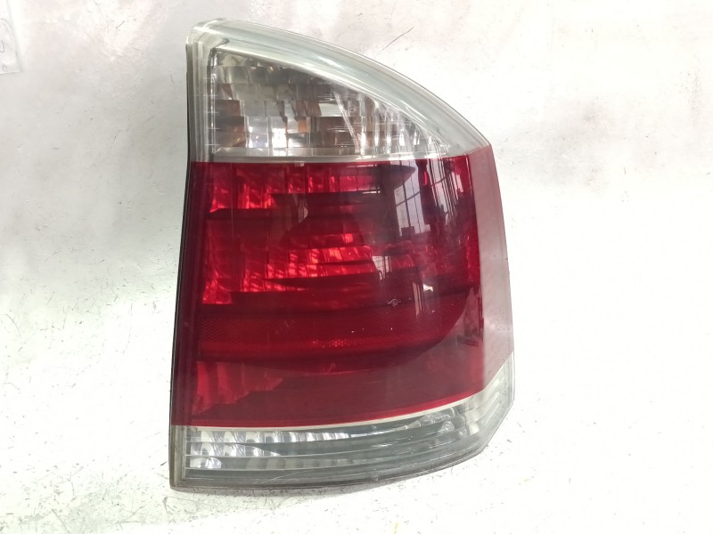 Recambio de piloto trasero derecho para opel vectra c berlina (2002) 1.9 cdti referencia OEM IAM E95303  