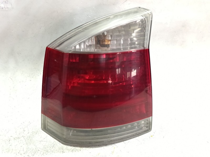 Recambio de piloto trasero izquierdo para opel vectra c berlina (2002) 1.9 cdti referencia OEM IAM 13251937  
