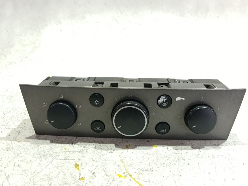 Recambio de mando climatizador para opel vectra c berlina (2002) 1.9 cdti referencia OEM IAM 74670703  