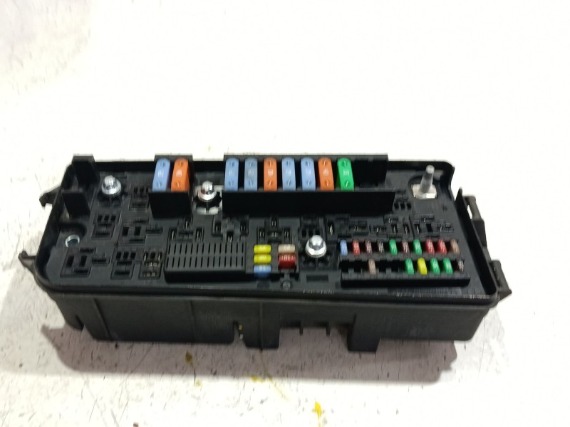 Recambio de caja reles / fusibles para opel vectra c berlina (2002) 1.9 cdti referencia OEM IAM 13205800  