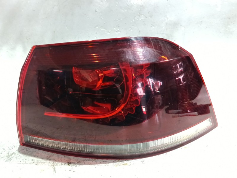 Recambio de piloto trasero derecho para volkswagen golf vi descapotable (517) 1.2 tsi 16v referencia OEM IAM 181054  
