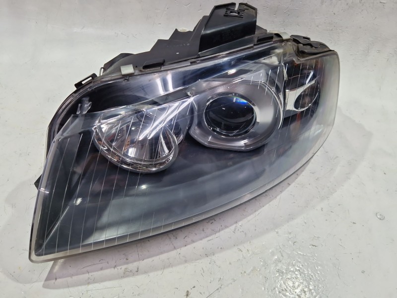 Recambio de faro delantero izquierdo para audi a3 (8p1) 2.0 tdi 16v referencia OEM IAM 084461106L  
