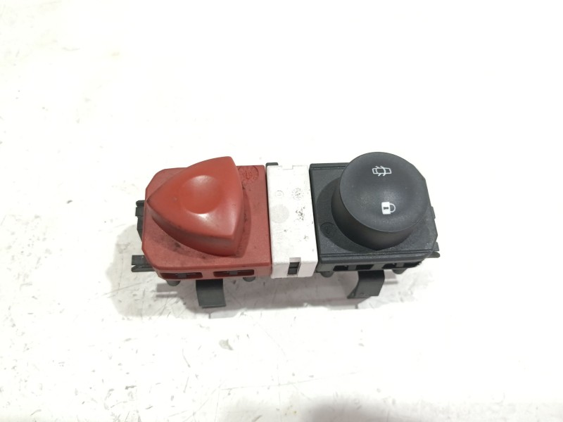 Recambio de boton emergencia para renault scenic ii (jm)(2003) 1.5 dci (jm0f) referencia OEM IAM 8200407415  